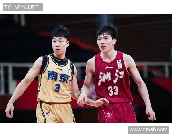 南京羽毛球队在邀请赛中以92分稳居积分榜首位展现强劲实力 南京羽毛球队在邀请赛中以92分稳居积分榜首位展现强劲实力