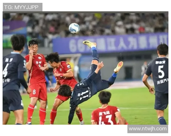 外国足球明星齐聚一堂畅谈人生与职业生涯精彩瞬间