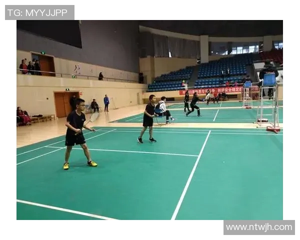 成都羽毛球队在精英赛中以73分稳居积分榜首位 成都羽毛球队在精英赛中以73分稳居积分榜首位