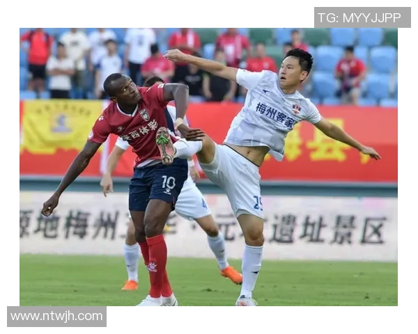 武汉足球队在邀请赛积分榜中以56分稳居第一名展现强劲实力 武汉足球队在邀请赛积分榜中以56分稳居第一名展现强劲实力